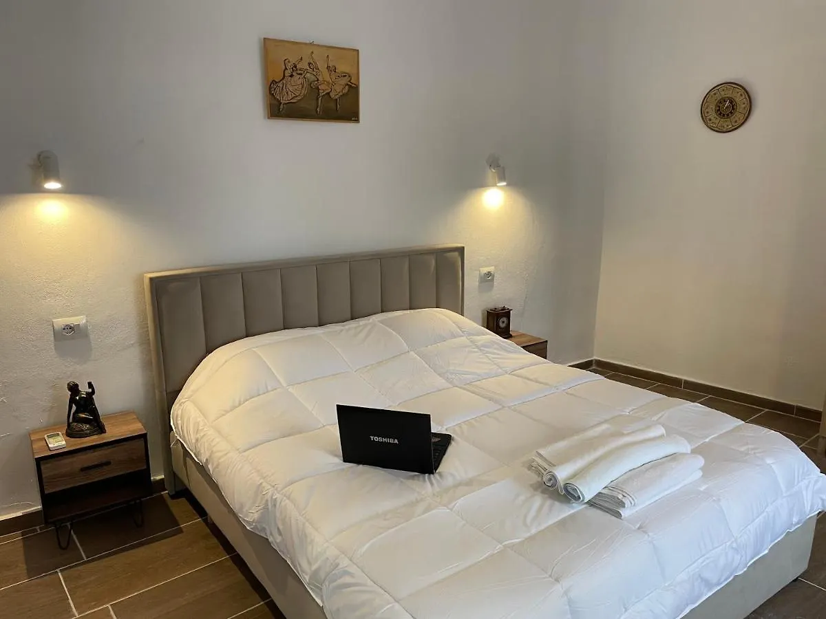 Aparthotel Kamu'S Villa With Terrace Tirana